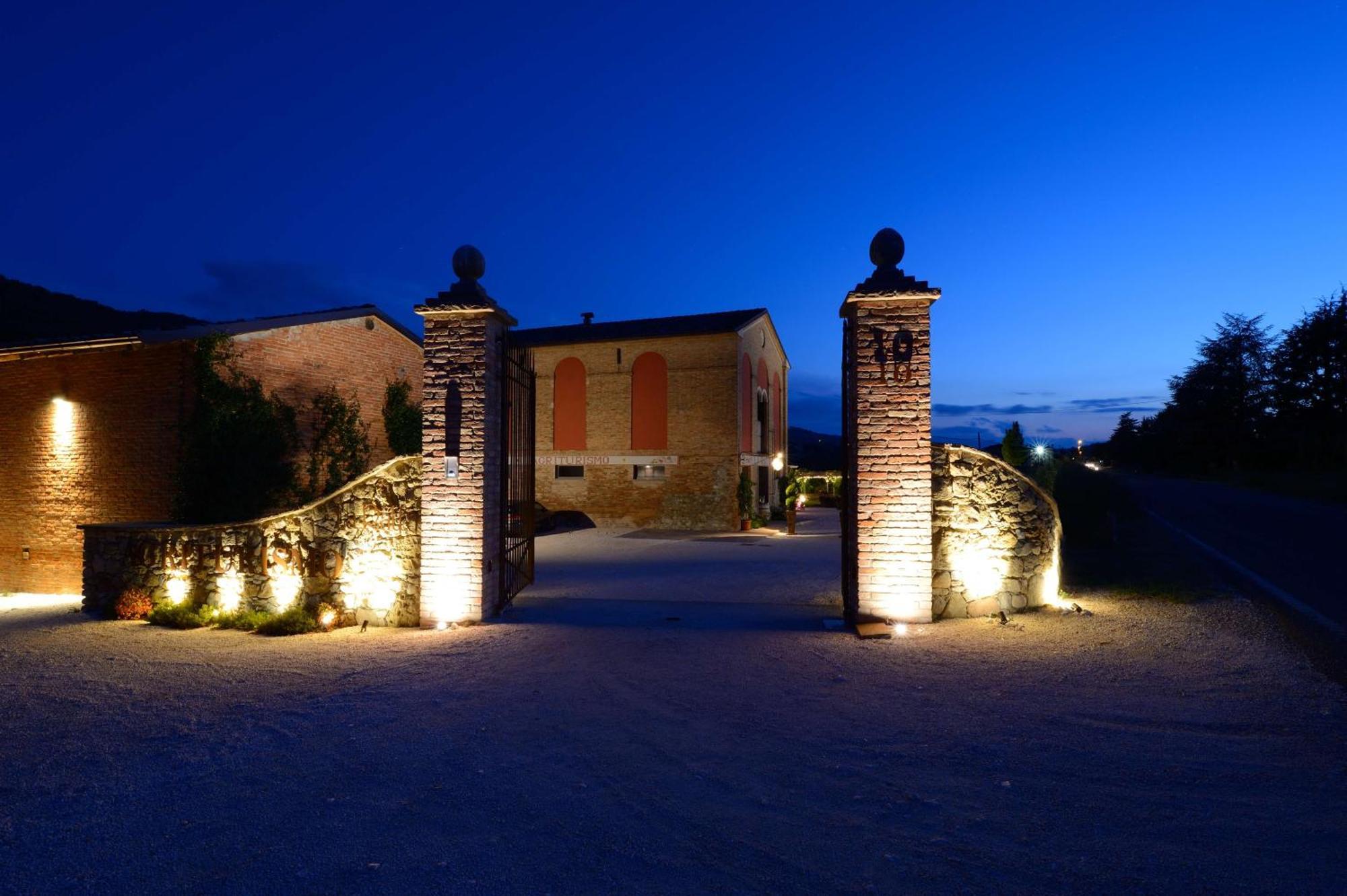 Agriturismo La Ratta Vernasca Екстер'єр фото